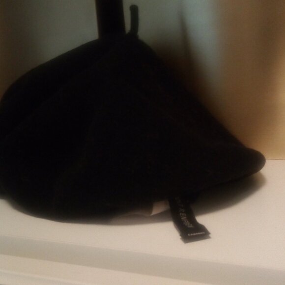 Holt Renfrew Wool Beret - Picture 2 of 3